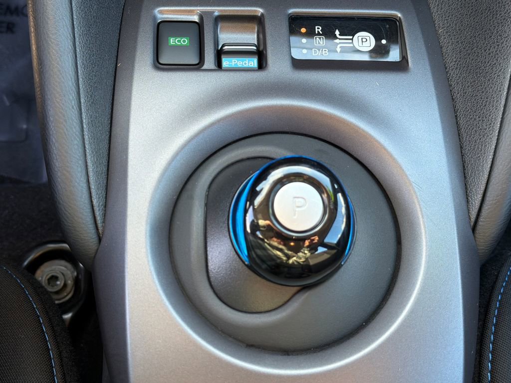 Used 2025 Nissan Leaf S FWD image 27