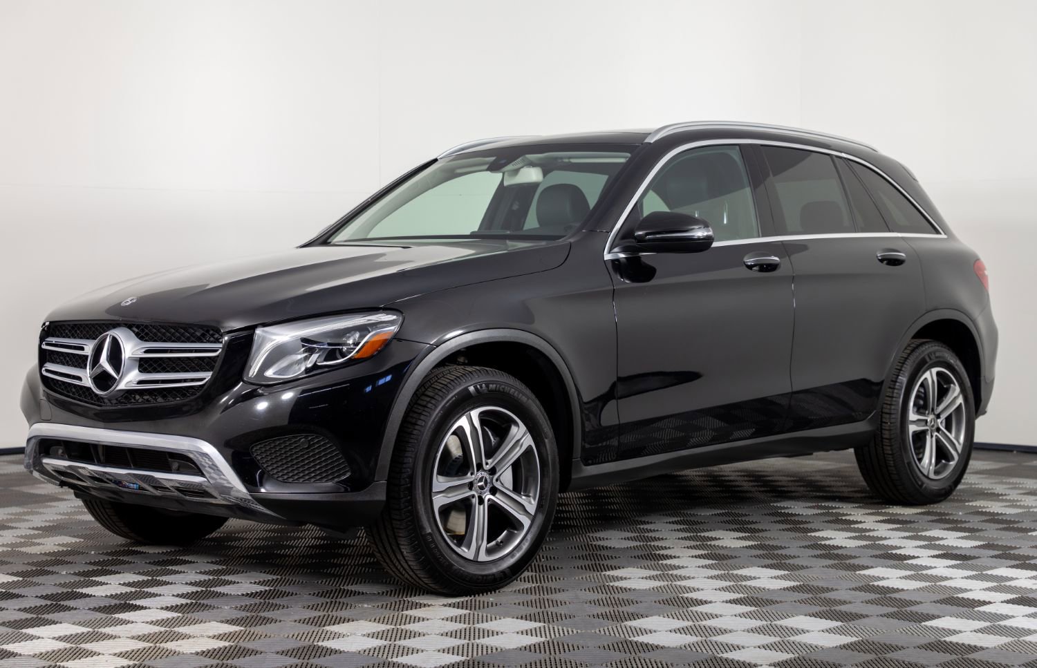Used 2019 Mercedes-Benz GLC 300 4MATIC w/ Premium Package image 1
