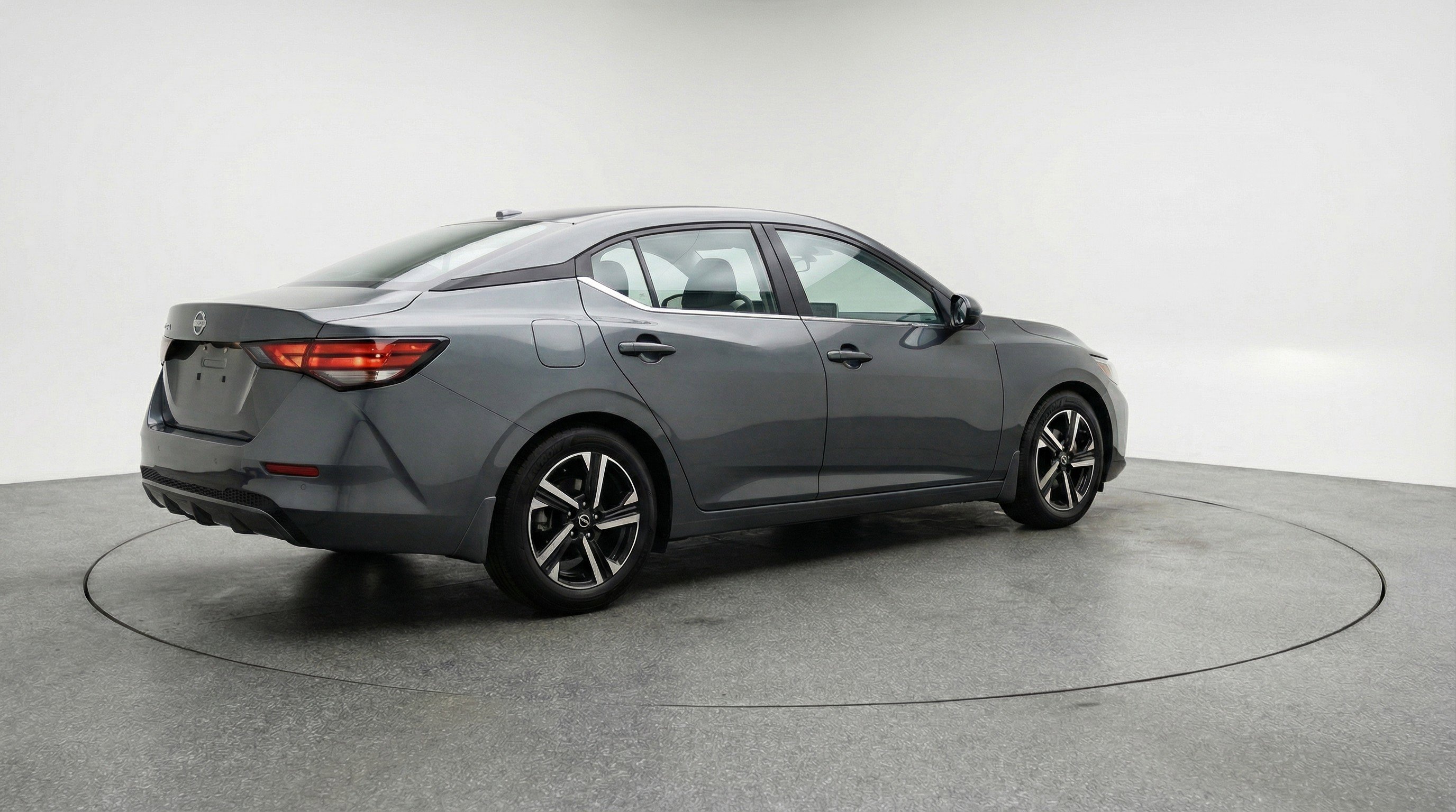 Used 2025 Nissan Sentra SV FWD image 9