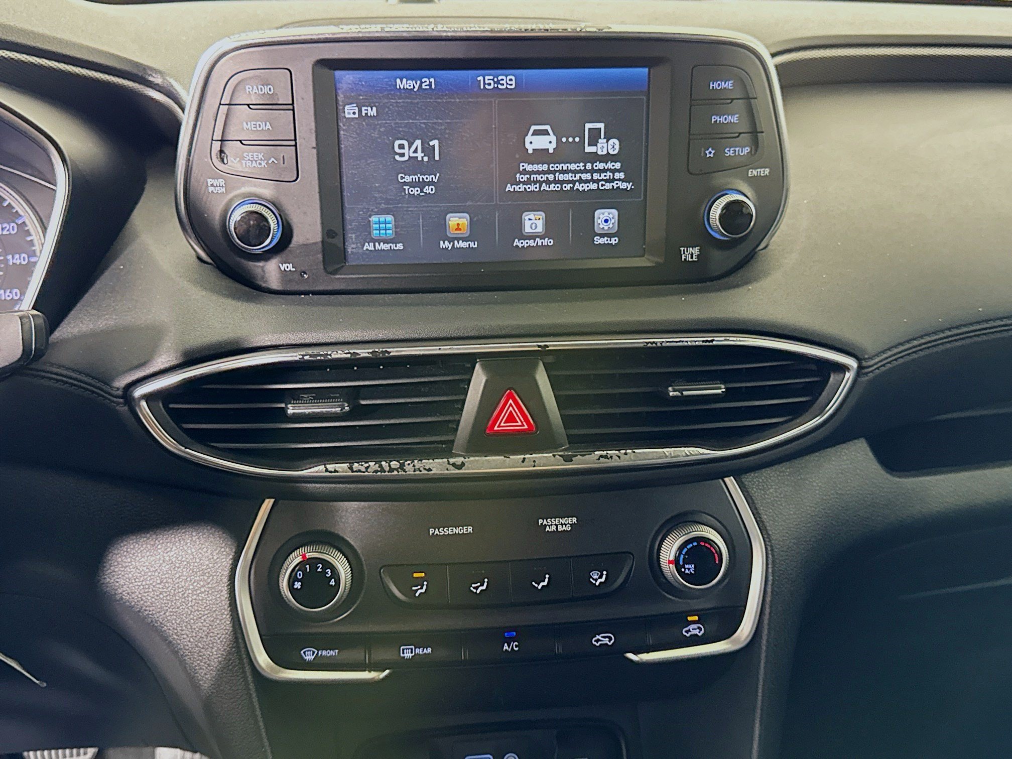 Used 2020 Hyundai Santa Fe SE FWD image 18