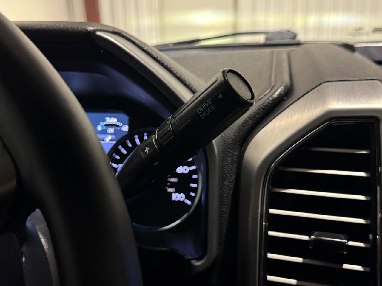 Used 2020 Ford F250 Platinum w/ Tremor Off-Road Package AWD/4WD image 25
