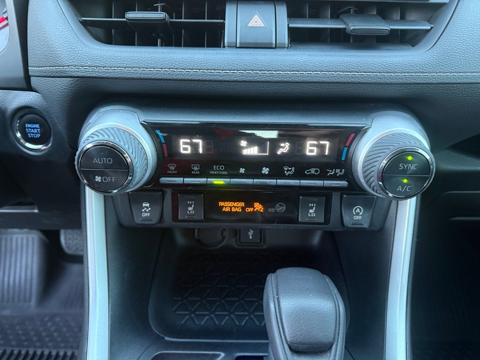 Certified 2021 Toyota RAV4 XLE w/ XLE Grade Weather Package AWD/4WD image 12
