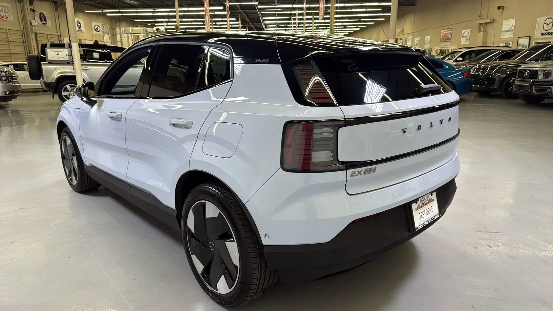 Used 2025 Volvo EX30 Ultra w/ Climate Package image 8