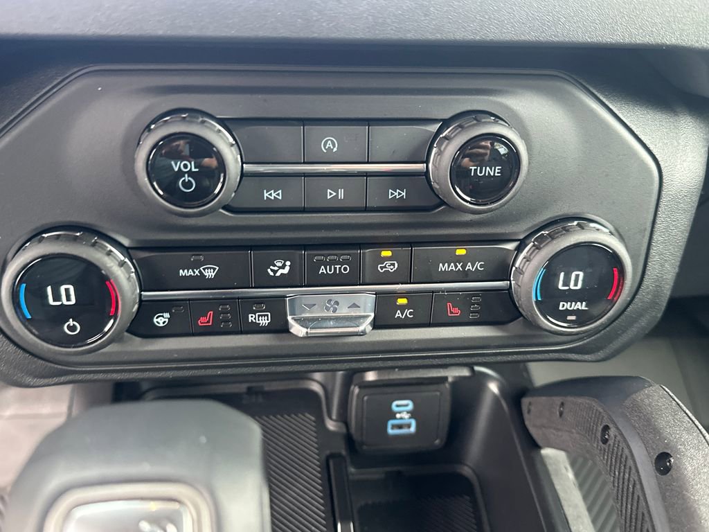 Used 2025 Ford Bronco Badlands AWD/4WD image 18
