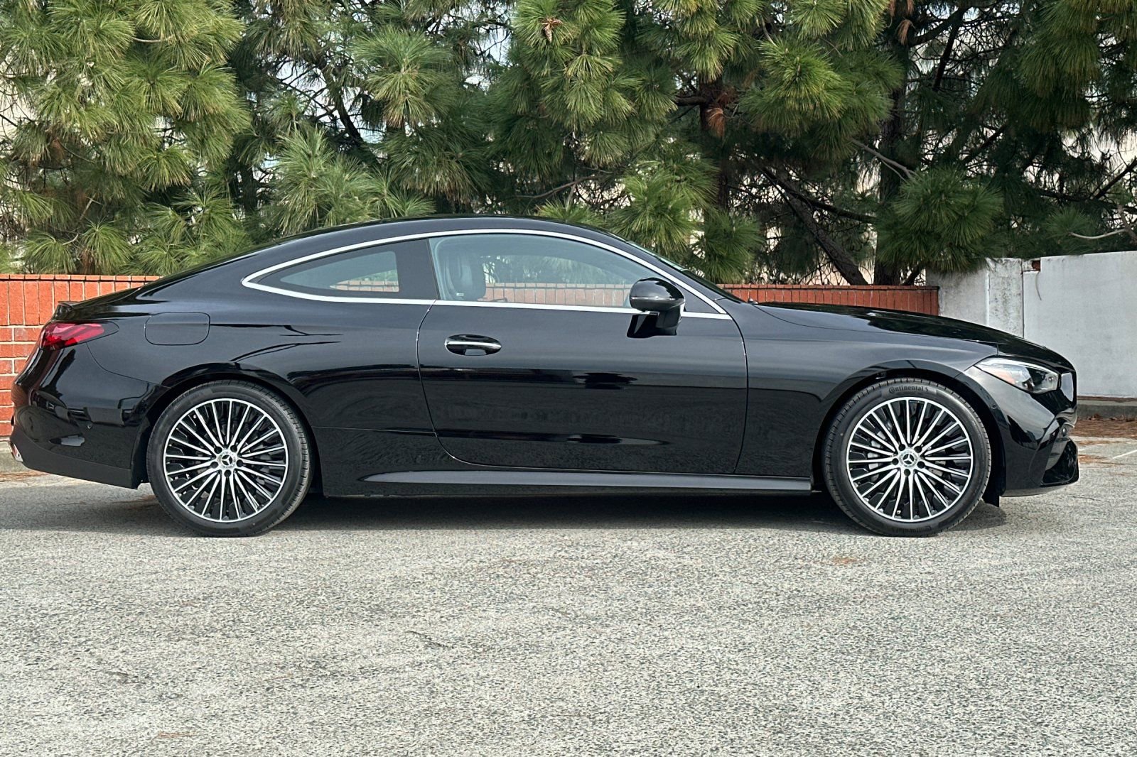 New 2026 Mercedes-Benz CLE 300 4MATIC Coupe image 3