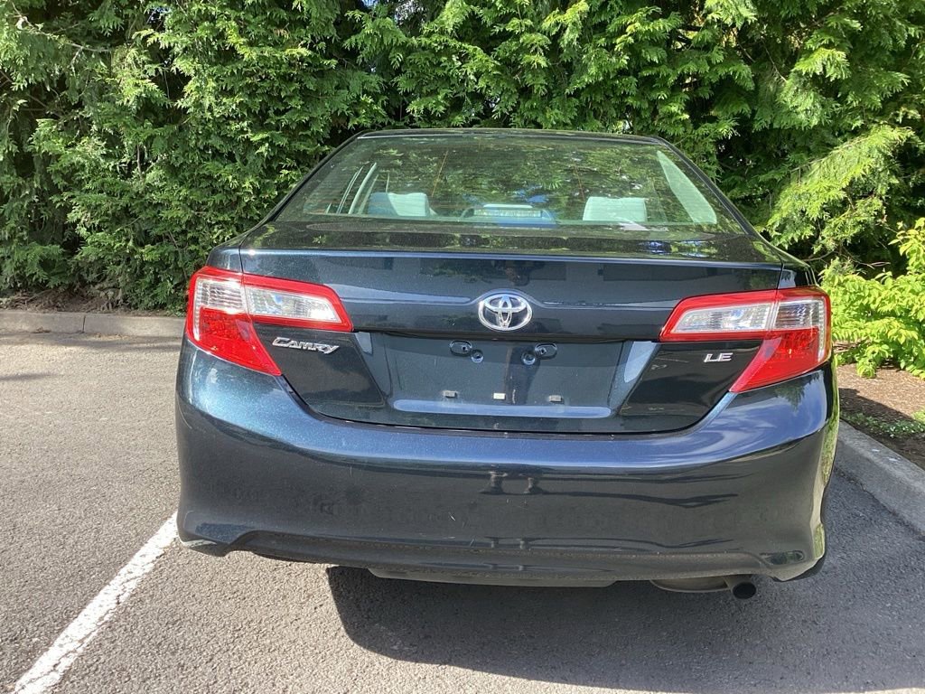 Used 2013 Toyota Camry LE FWD image 16