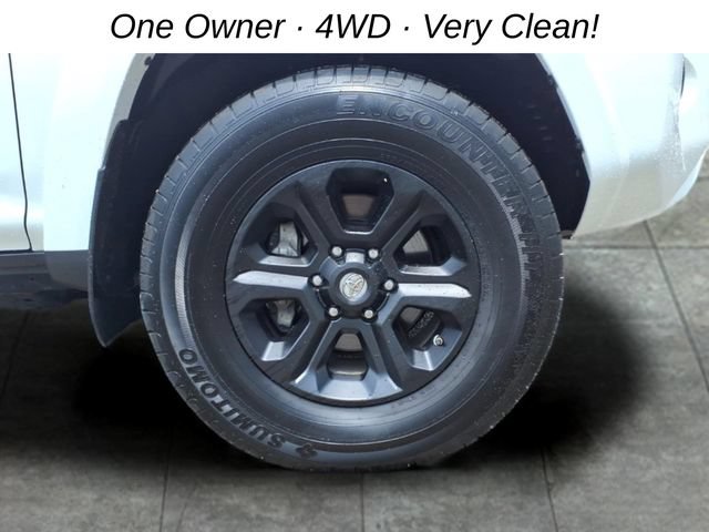 Used 2020 Toyota 4Runner SR5 AWD/4WD image 9