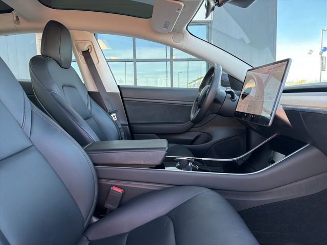 Used 2020 Tesla Model 3 Standard Range Plus image 10