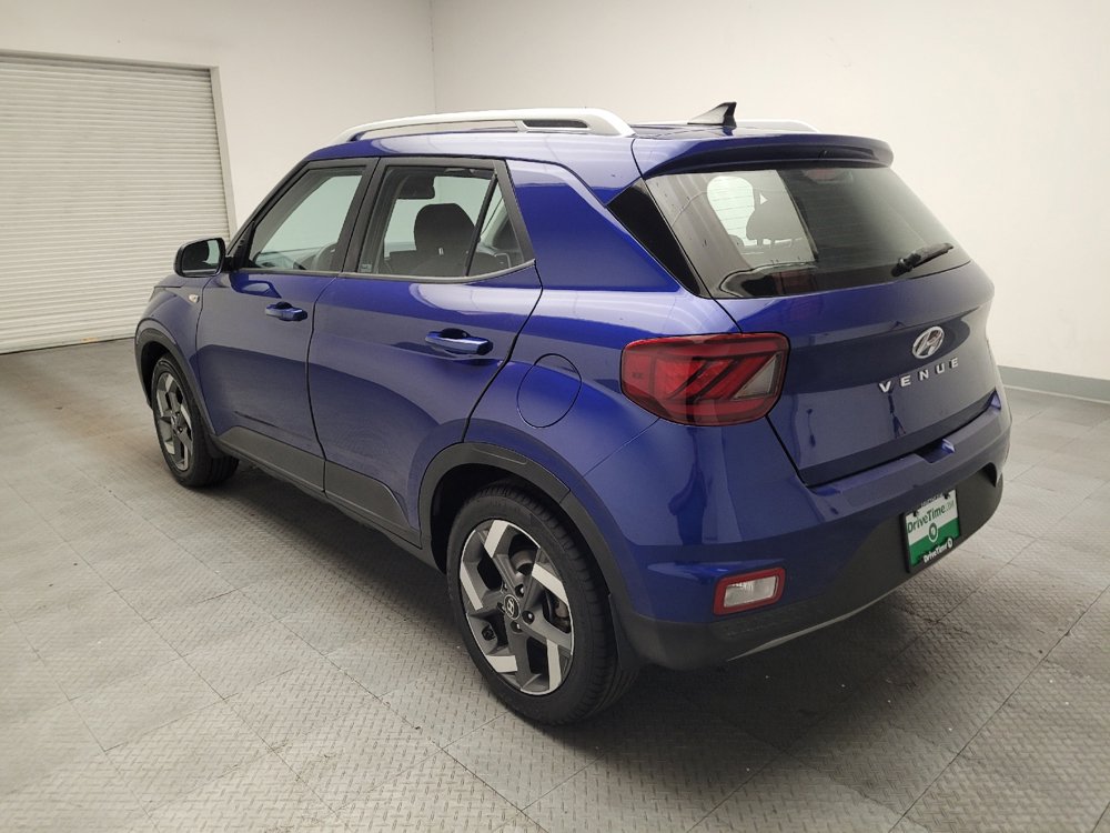 Used 2021 Hyundai Venue SEL w/ Premium Package FWD image 5