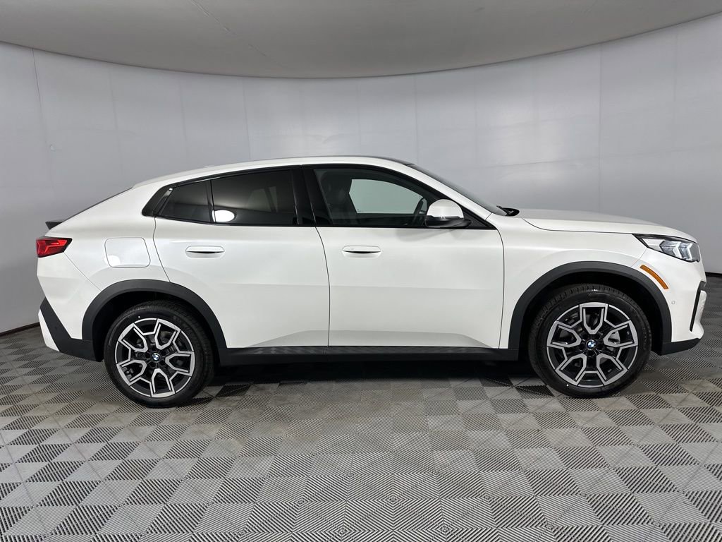 New 2026 BMW X2 xDrive28i AWD/4WD image 25