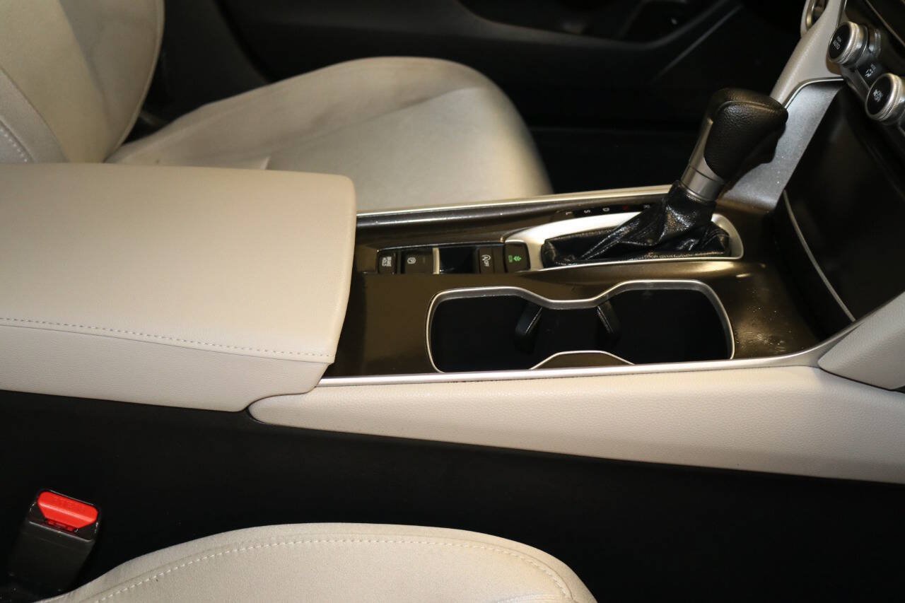 Used 2022 Honda Accord LX image 41