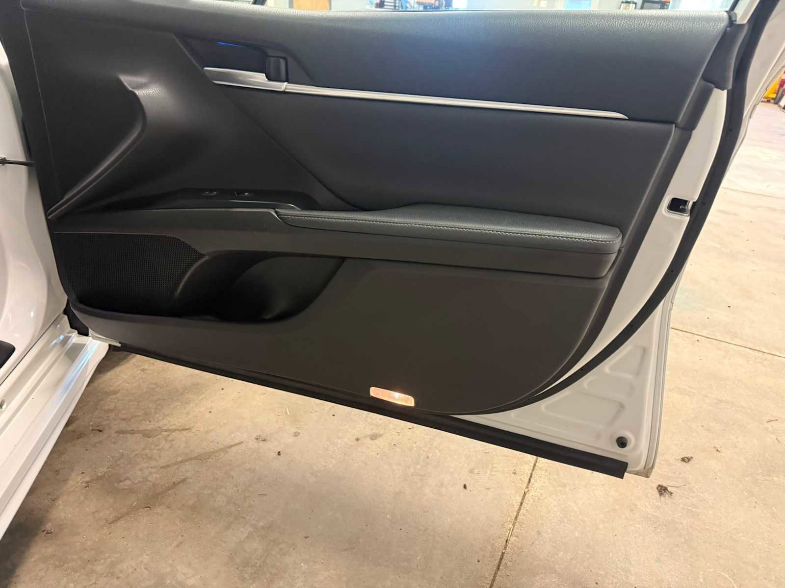 Used 2019 Toyota Camry XSE w/ Navigation Package image 29