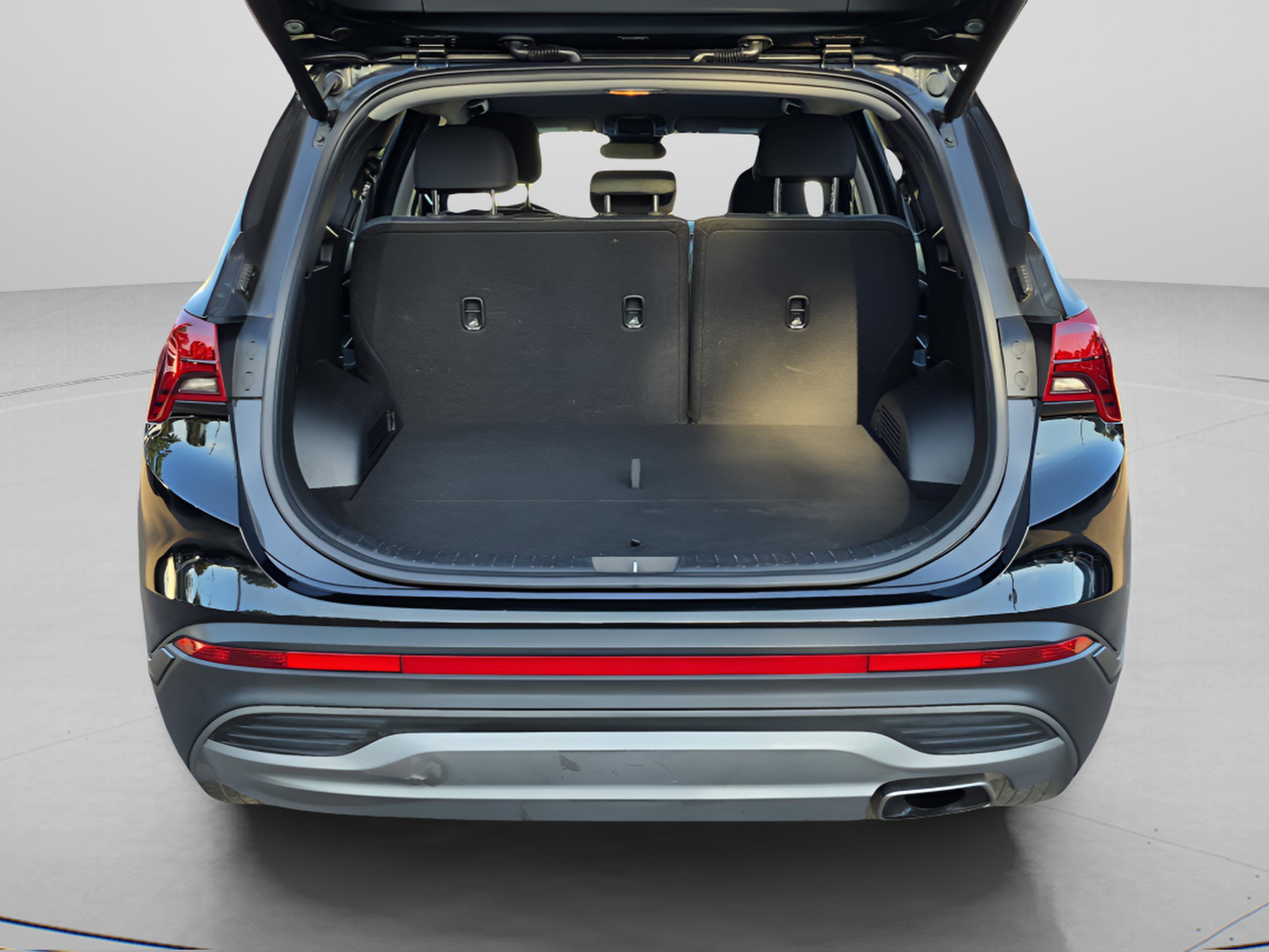 Certified 2023 Hyundai Santa Fe SEL w/ Cargo Package AWD/4WD image 9