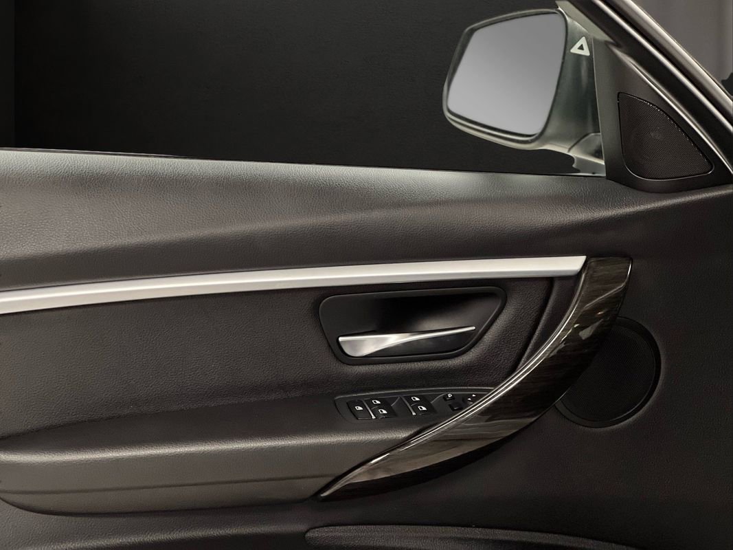 Used 2018 BMW 330i xDrive Wagon image 38