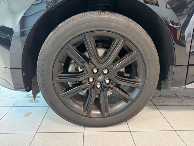 Used 2020 Ford Edge ST-Line w/ Cold Weather Package image 12