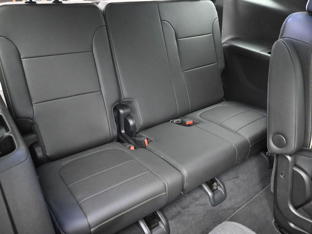 Used 2023 Chevrolet Traverse Premier w/ Redline Edition image 10