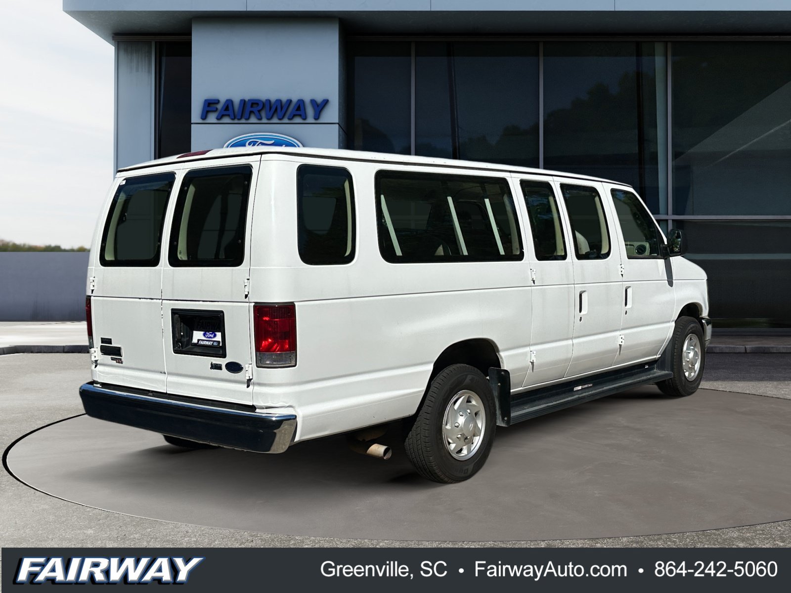 Used 2011 Ford E-350 and Econoline 350 Extended Wagon Super Duty RWD image 8