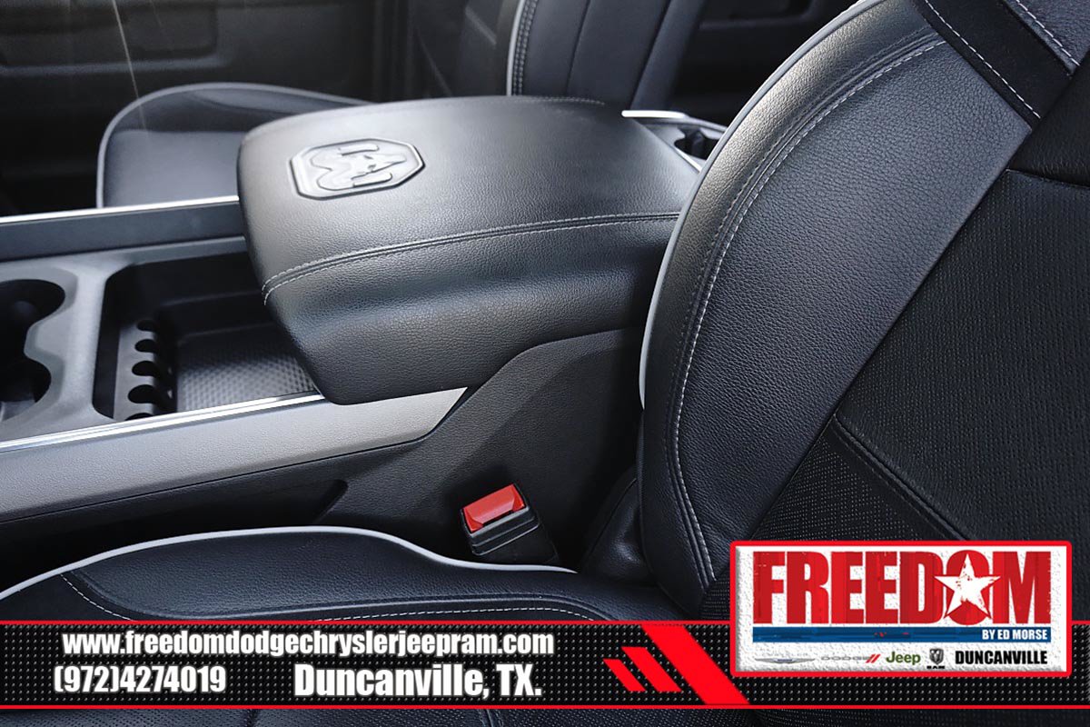 Used 2025 RAM 3500 Laramie AWD/4WD image 36