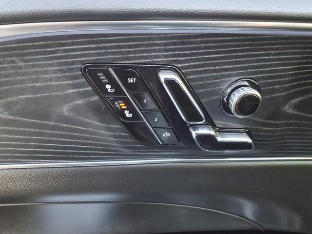 Certified 2024 Cadillac Lyriq Luxury image 26