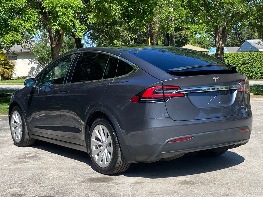 Used 2020 Tesla Model X Long Range AWD/4WD image 3