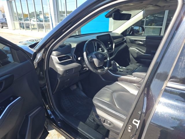 Used 2021 Toyota Highlander XLE FWD image 10
