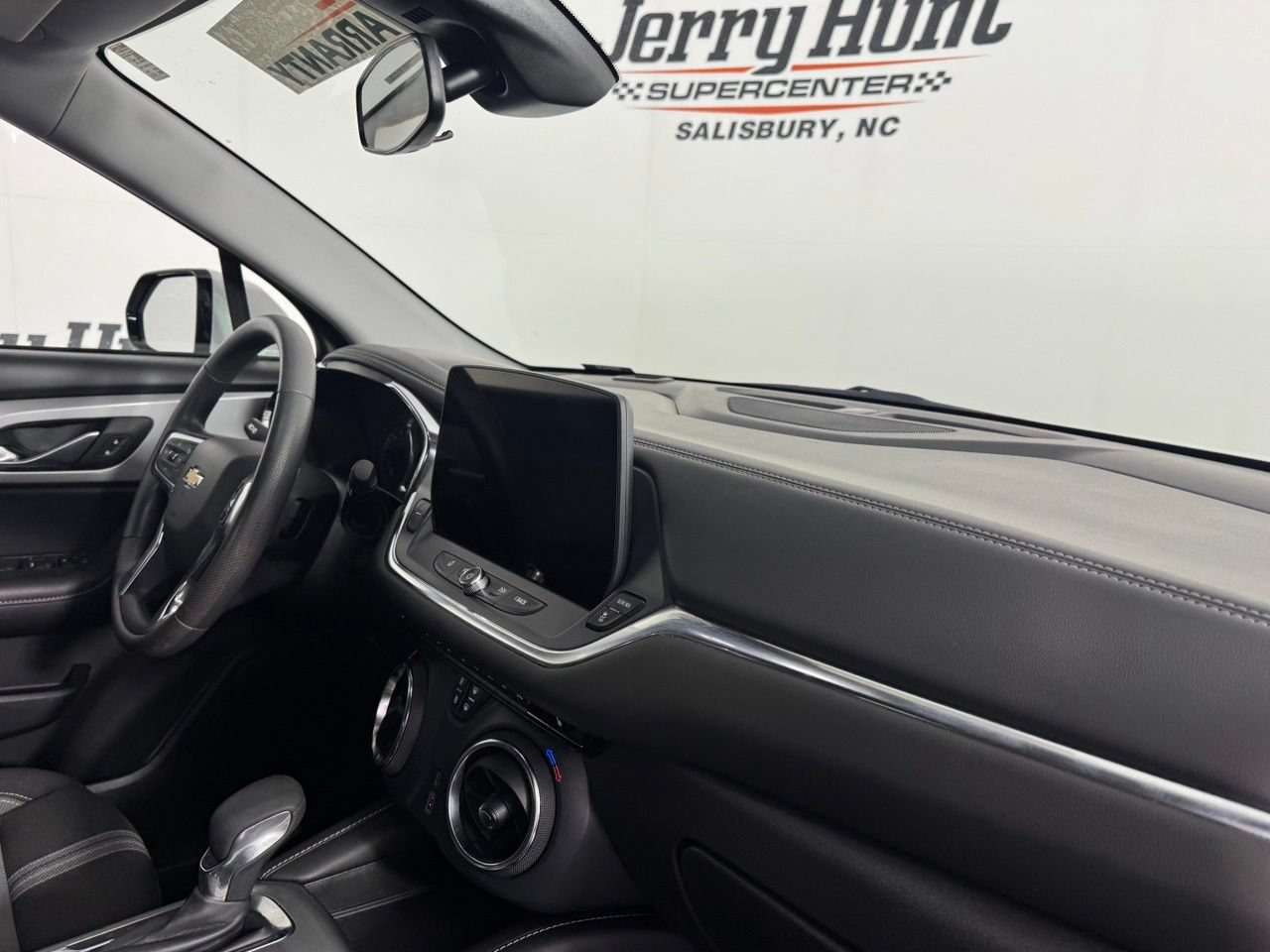 Used 2025 Chevrolet Blazer LT AWD/4WD image 34
