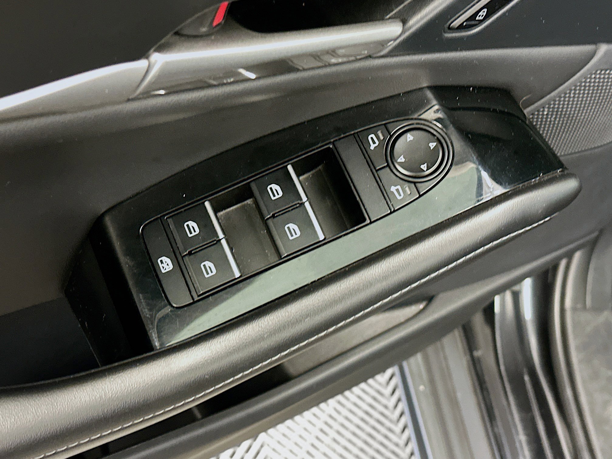 Used 2024 MAZDA CX-30 AWD 2.5 S w/ Select Sport Pkg image 15