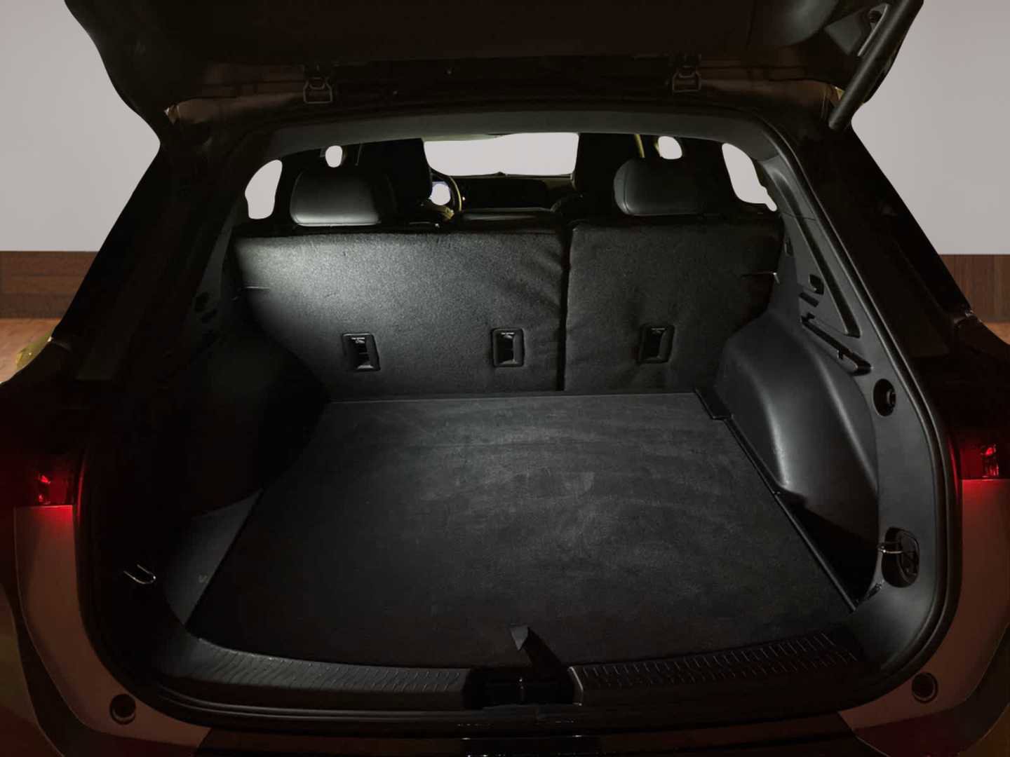 Used 2025 Chevrolet Equinox EV LT w/ Convenience Package image 28