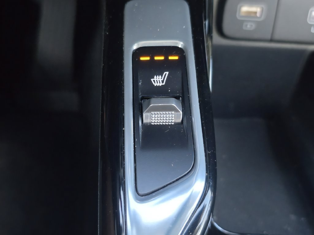 Certified 2023 Kia Sorento SX FWD image 31