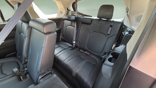 Used 2025 Honda Pilot Touring image 34