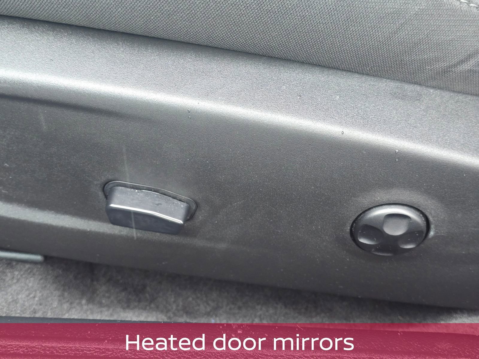 Used 2015 Dodge Challenger SXT image 16