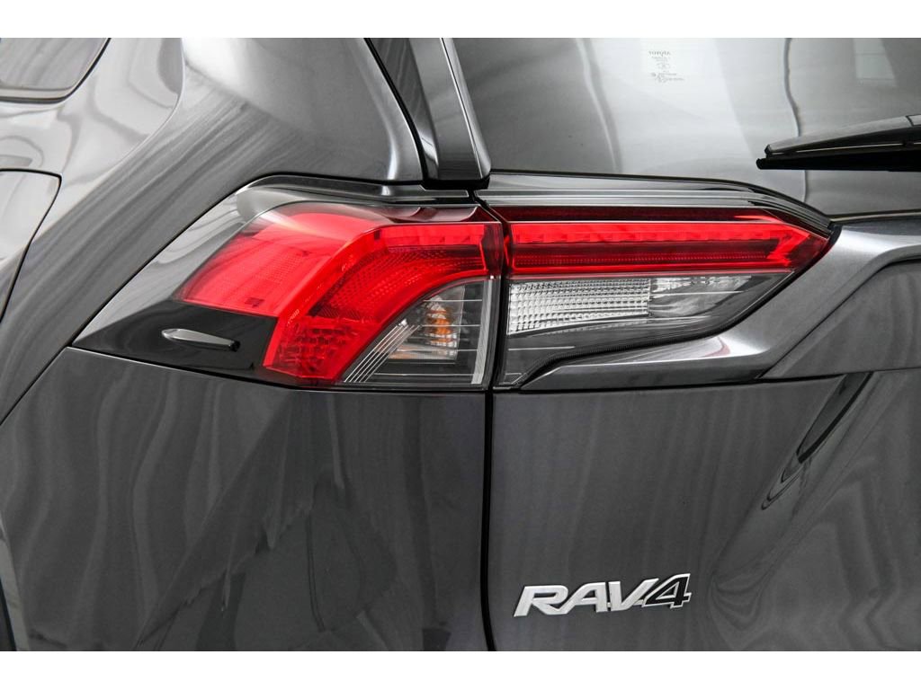 Used 2022 Toyota RAV4 XLE w/ Convenience Package image 24