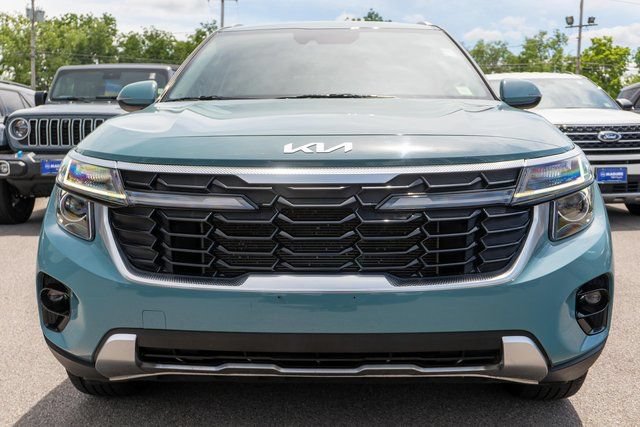 Used 2024 Kia Seltos EX AWD/4WD image 3