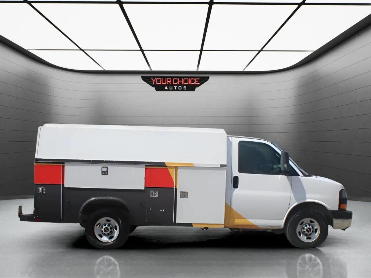 Used 2009 GMC Savana 3500 RWD image 4