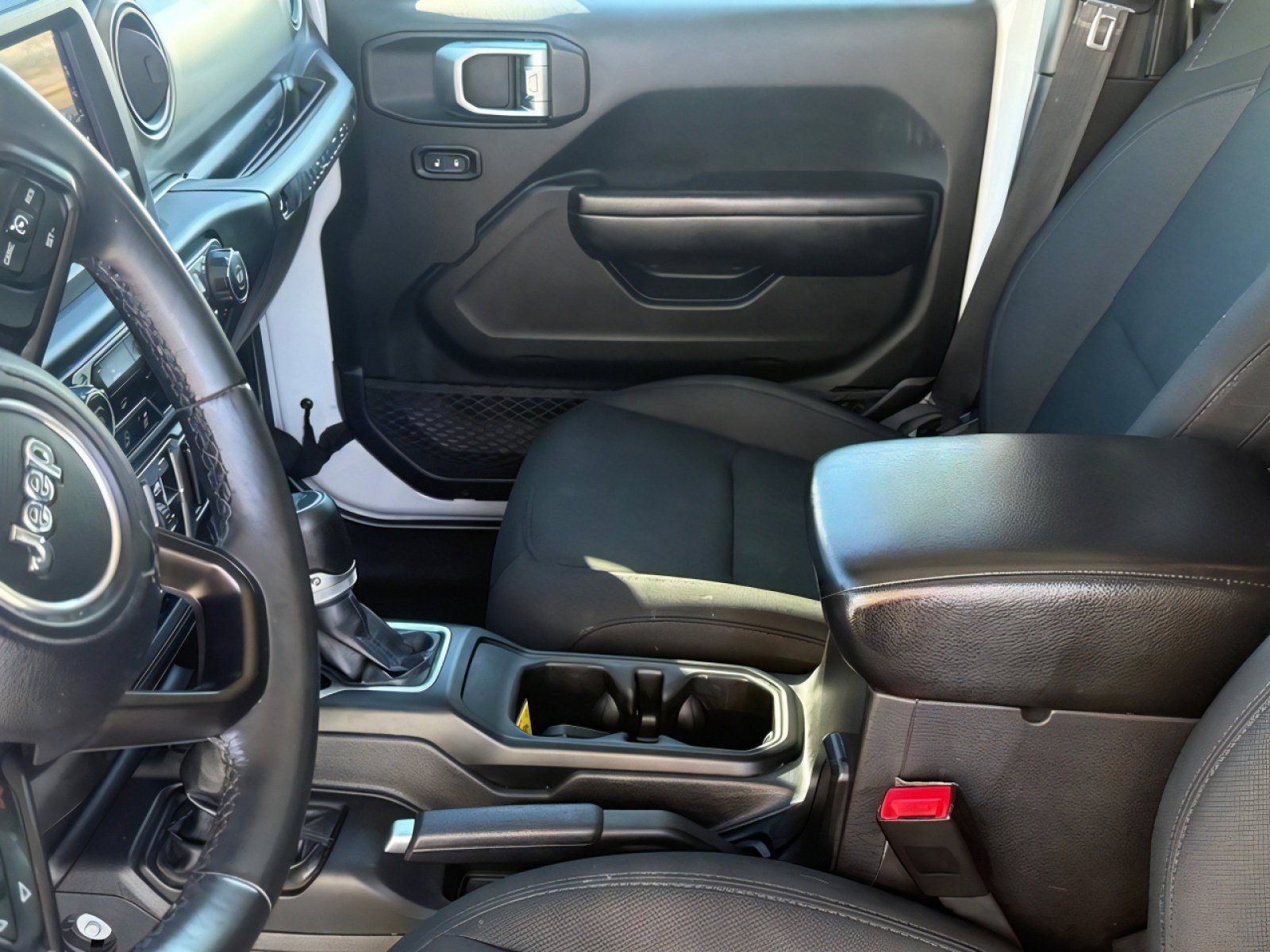 Used 2018 Jeep Wrangler Unlimited Sport S image 18