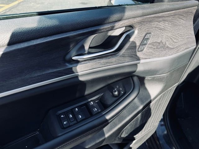 Certified 2024 Jeep Grand Cherokee Limited image 17