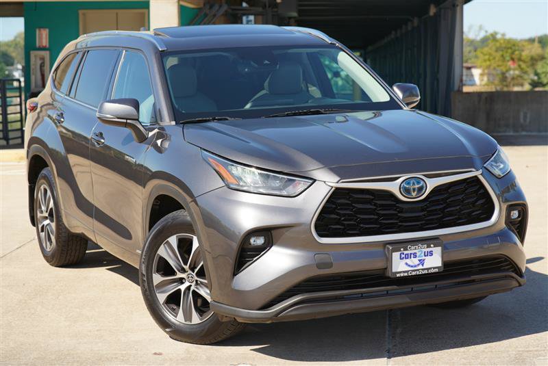 Used 2020 Toyota Highlander XLE AWD/4WD image 8