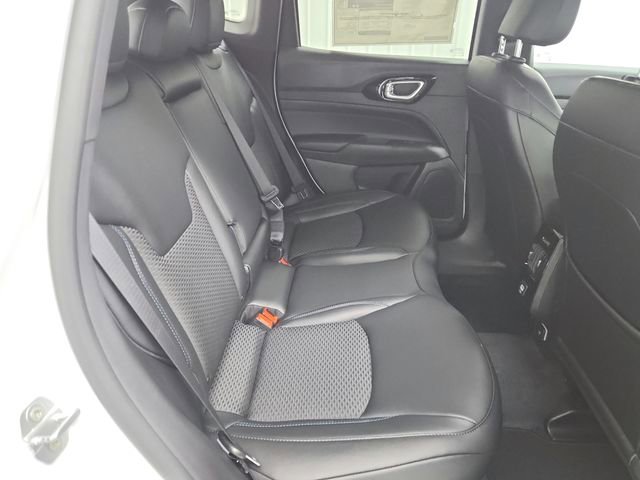 New 2026 Jeep Compass Latitude image 36