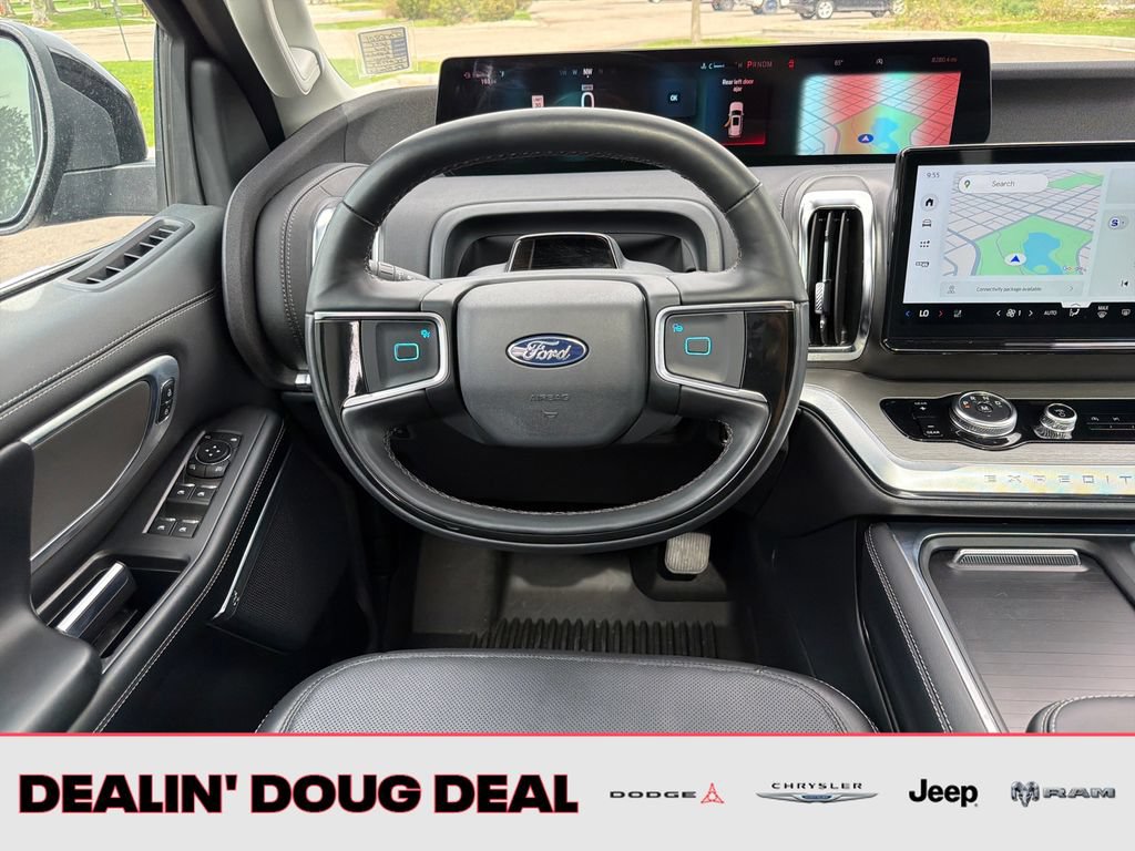 Used 2025 Ford Expedition Platinum w/ Driver's Package AWD/4WD image 19