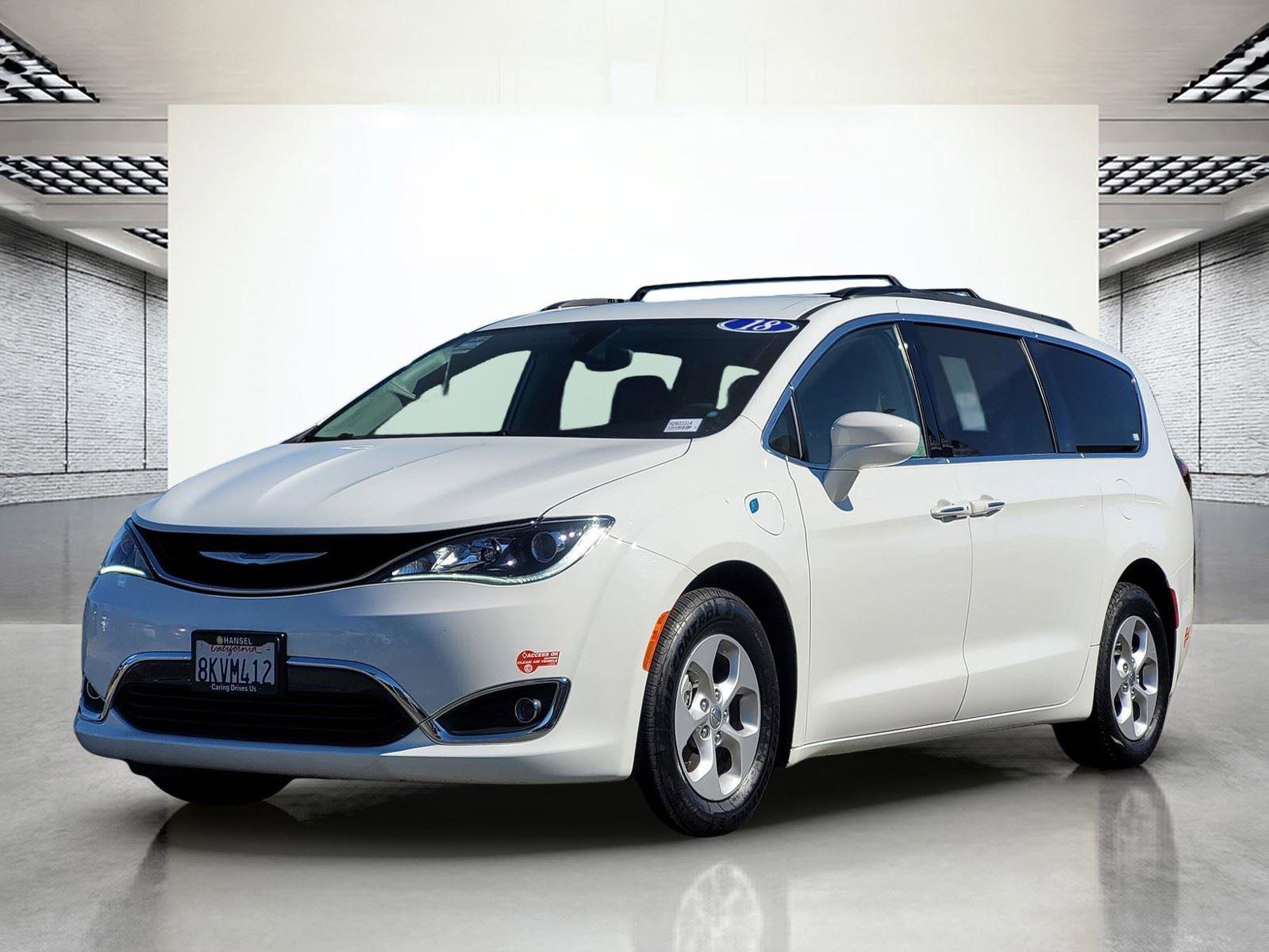 Used 2018 Chrysler Pacifica Touring Plus image 11