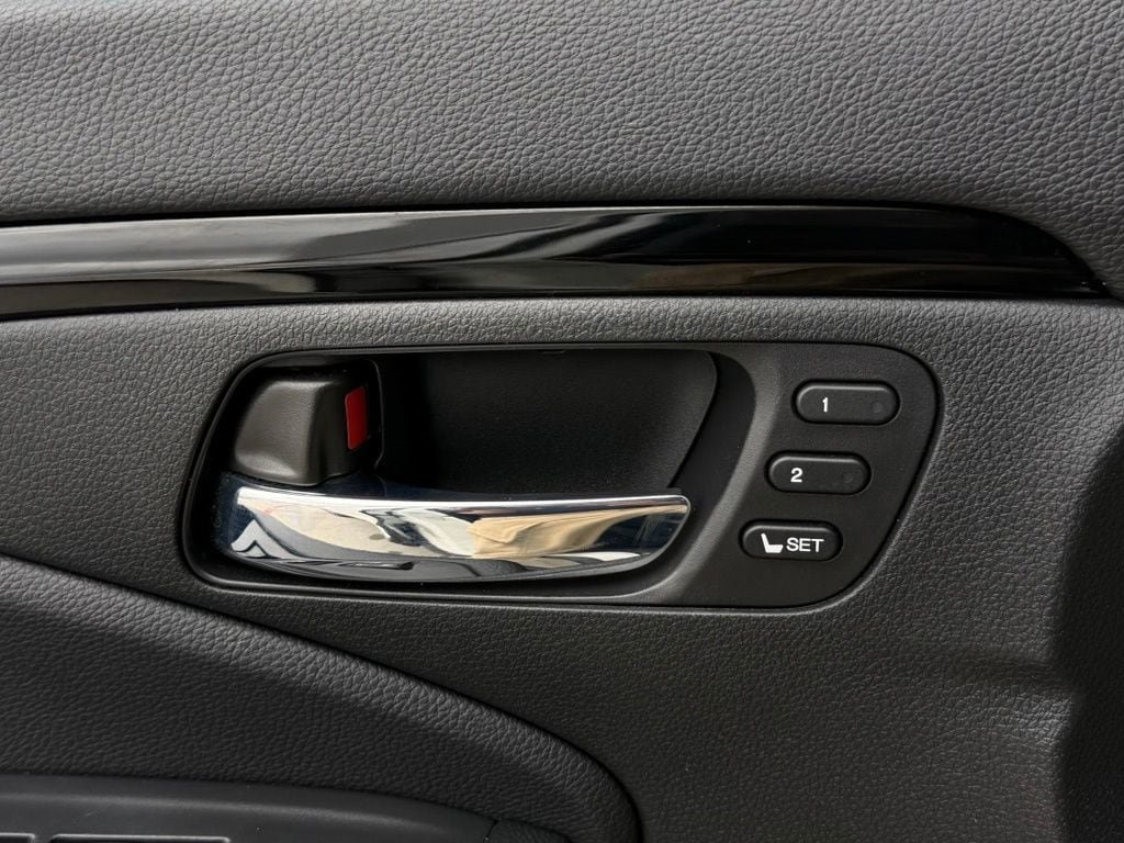 Used 2019 Honda Pilot Touring image 25