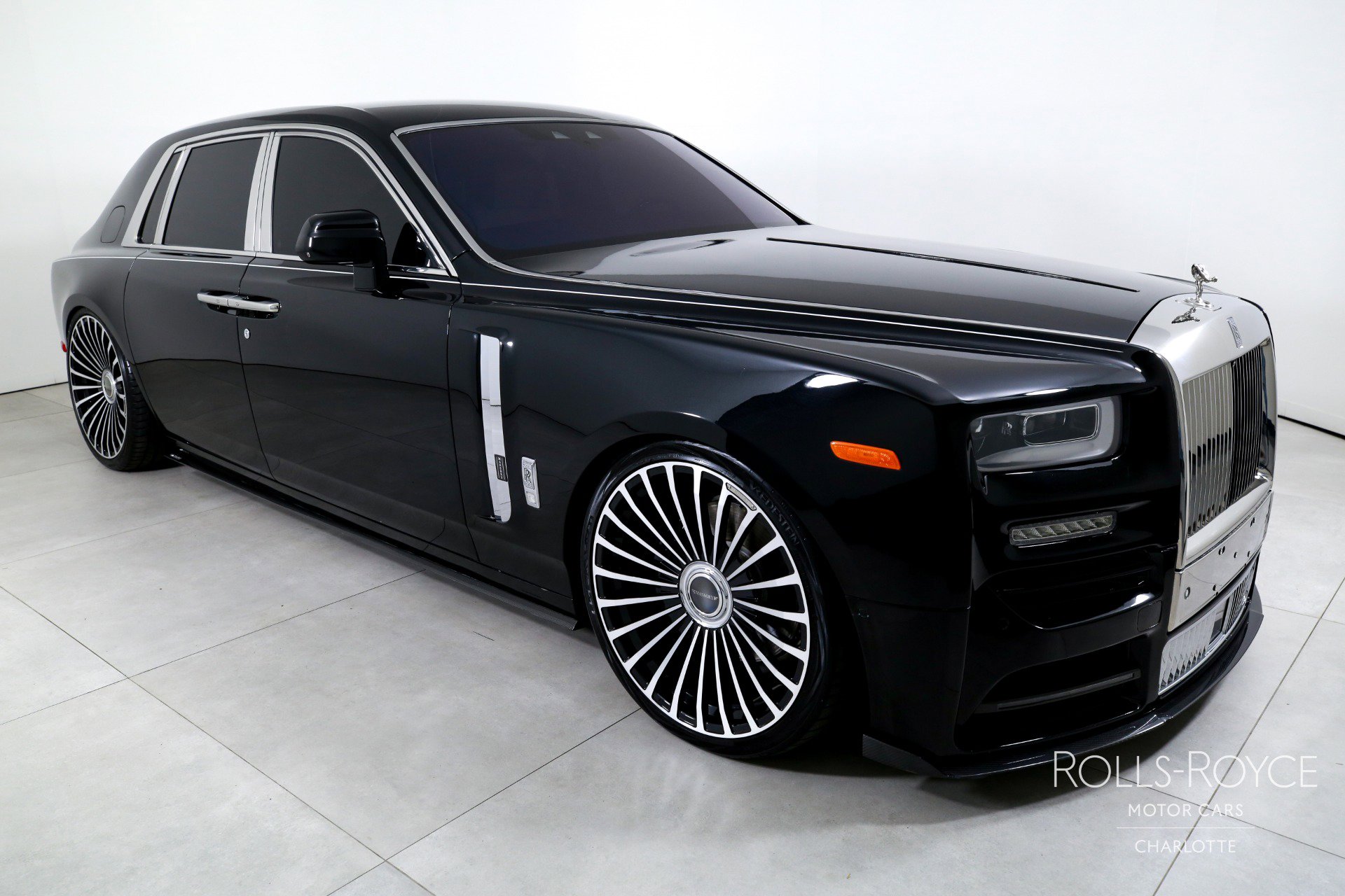 Used 2018 Rolls-Royce Phantom Sedan image 6