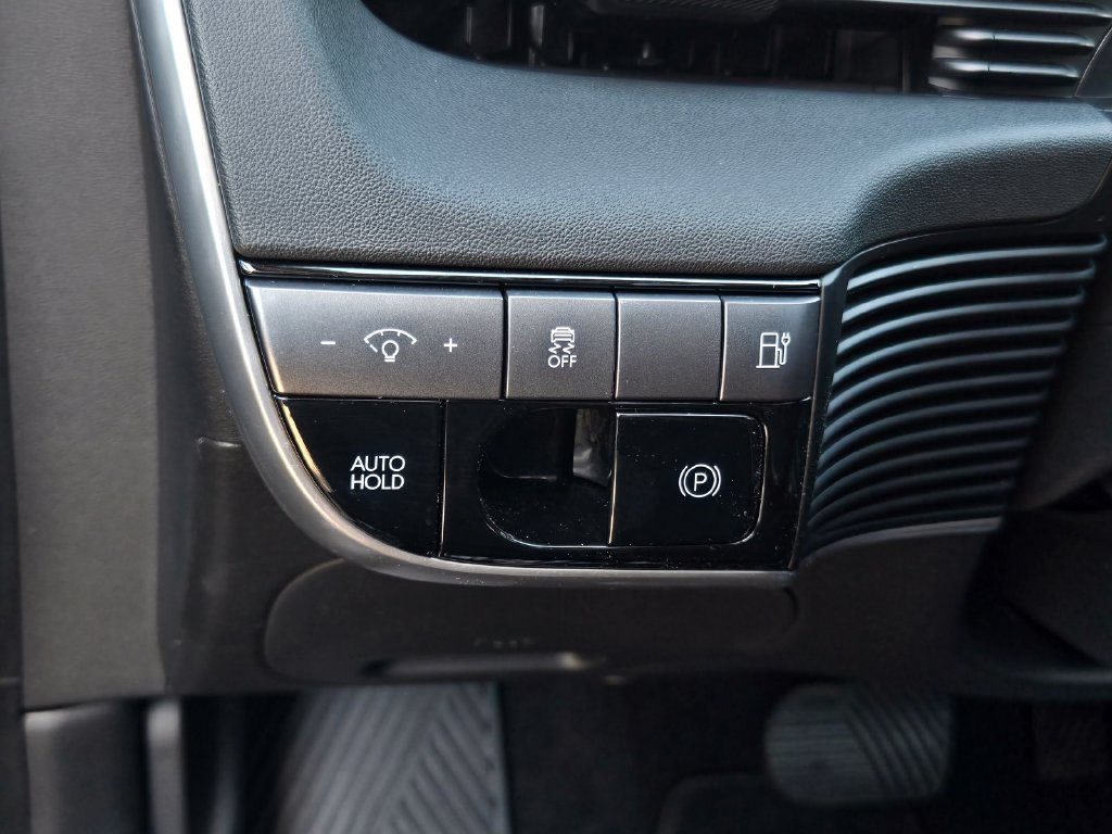Used 2025 Hyundai Ioniq 5 SE RWD image 19
