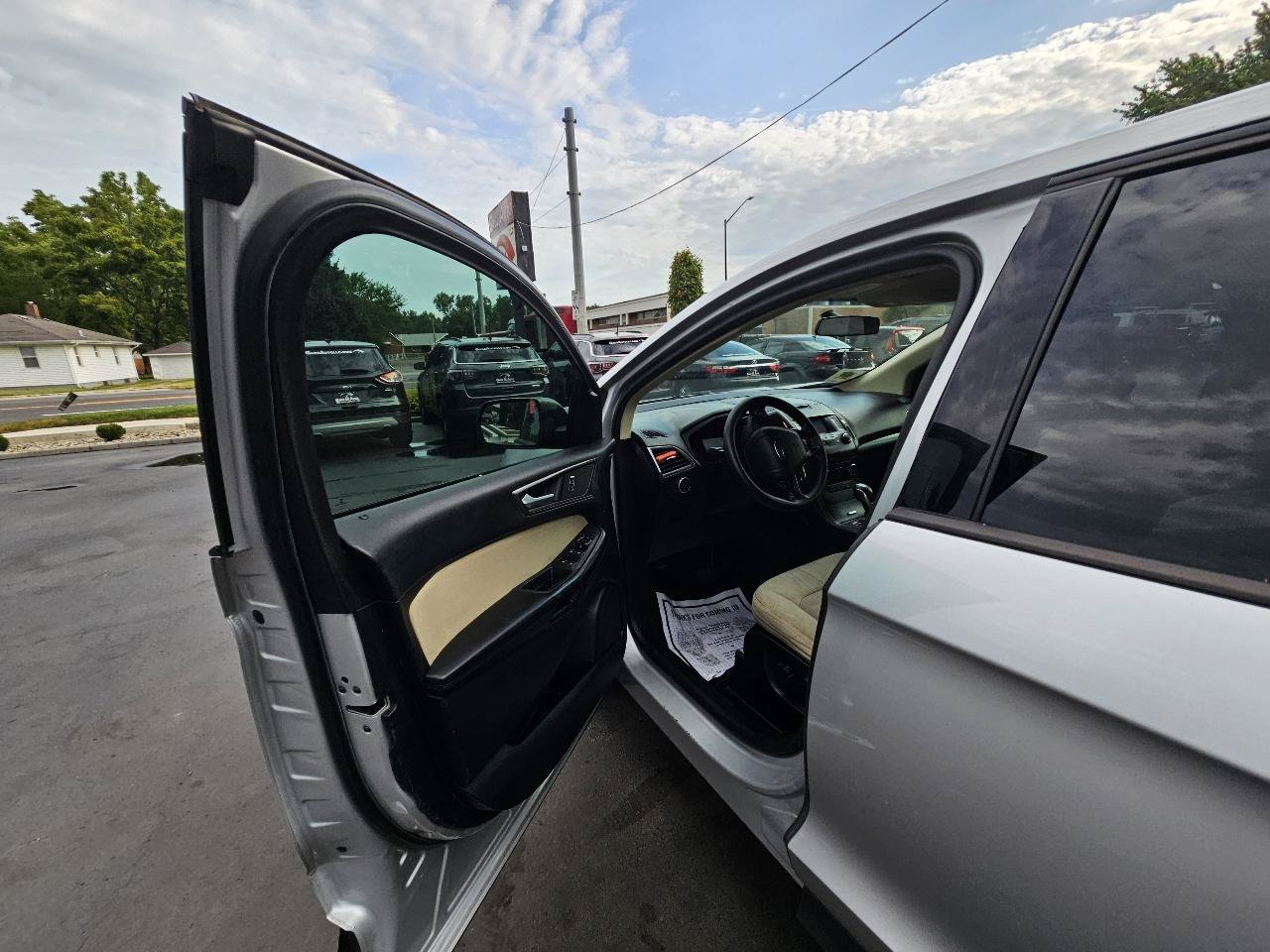 Used 2015 Ford Edge SE FWD image 18