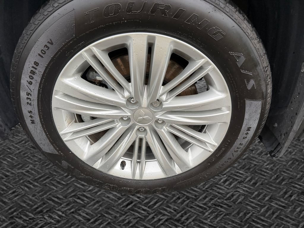 Used 2025 Mitsubishi Outlander ES AWD/4WD image 11