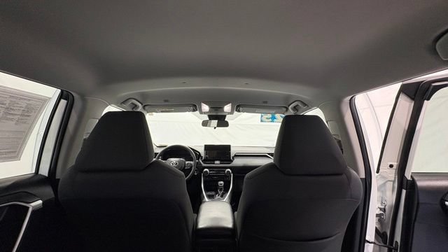 Used 2025 Toyota RAV4 XLE FWD image 28