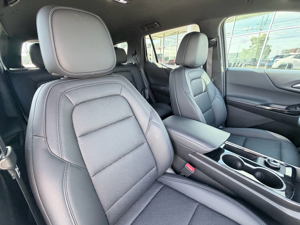 Used 2026 Chevrolet Equinox LT w/ Convenience Package II FWD image 24