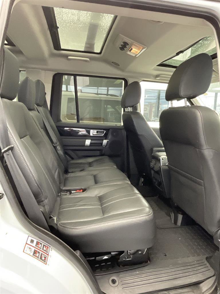 Used 2016 Land Rover LR4 HSE image 15