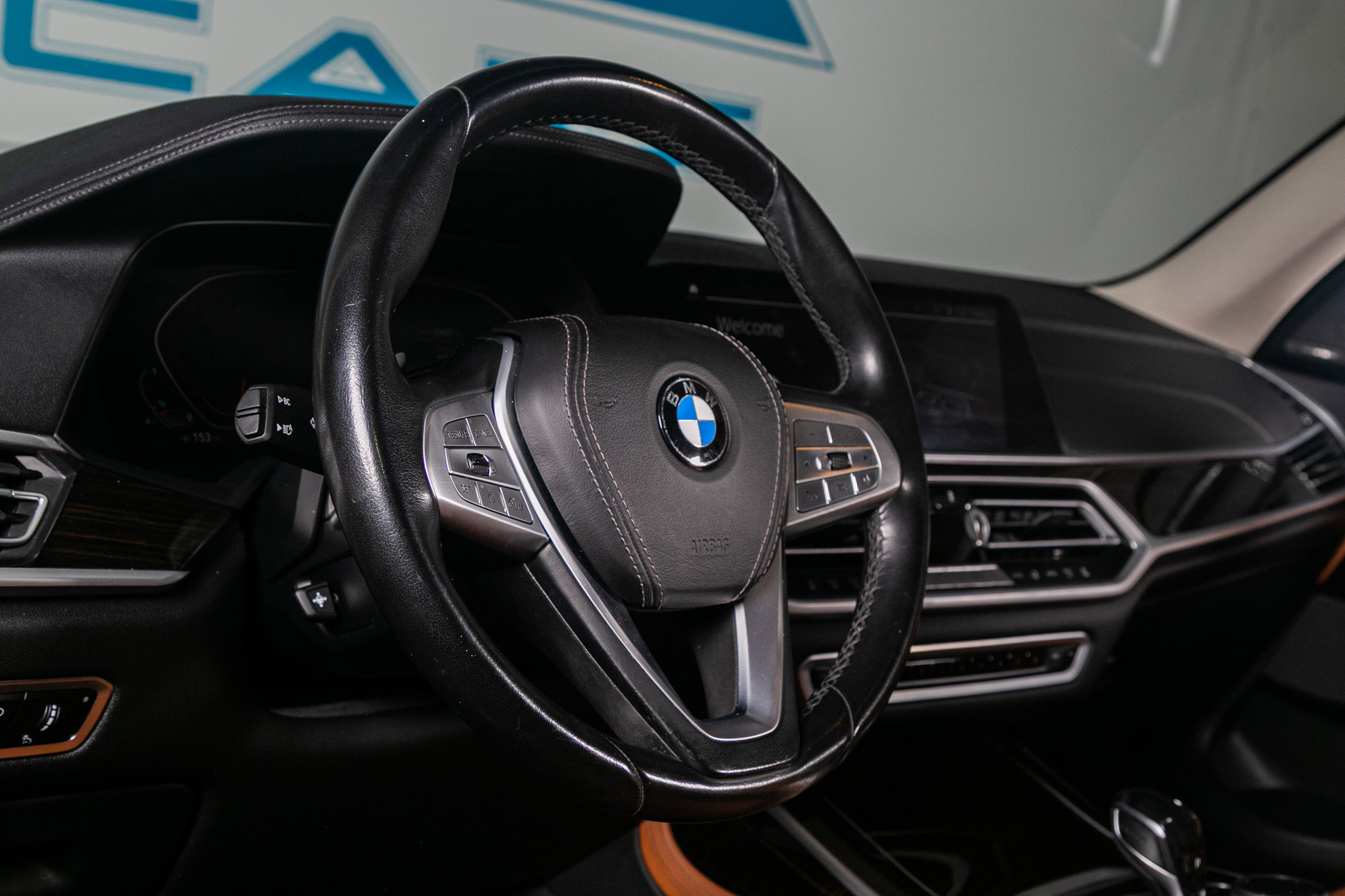 Used 2020 BMW X7 xDrive40i w/ Premium Package image 2