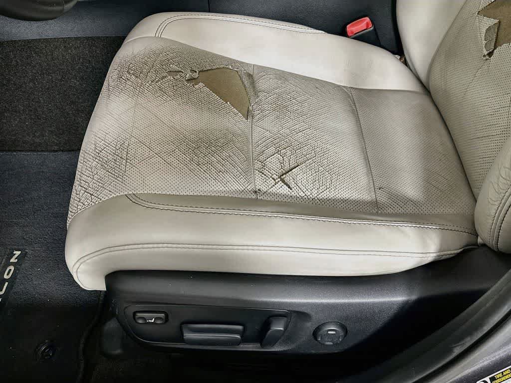 Used 2013 Toyota Avalon Limited FWD image 30
